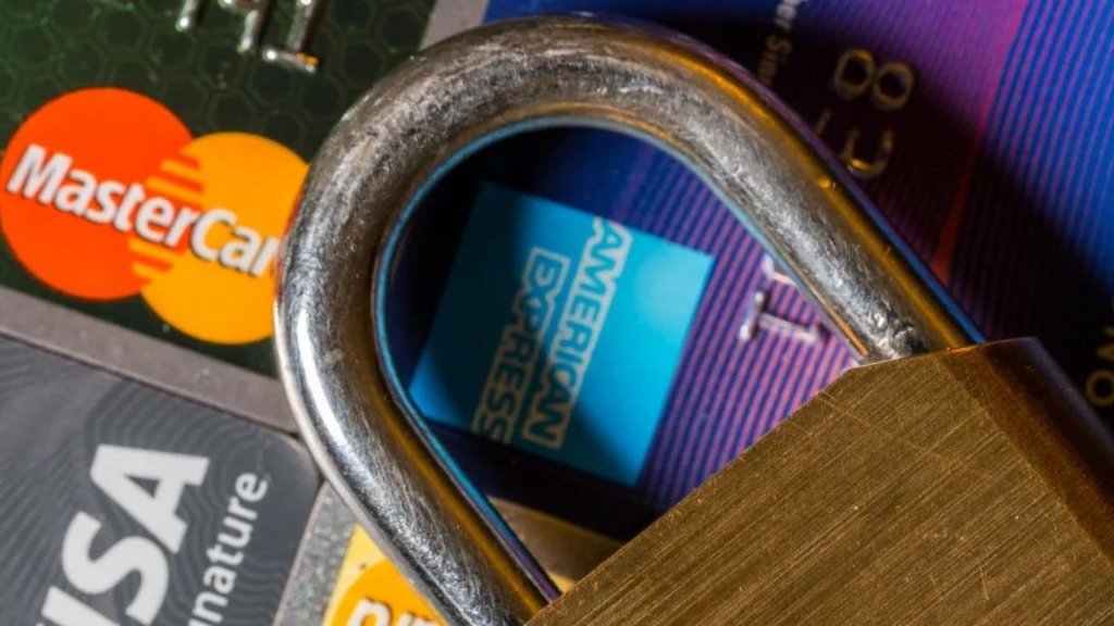 How to Freeze Your Credit? 1 Should I Freeze My Credit